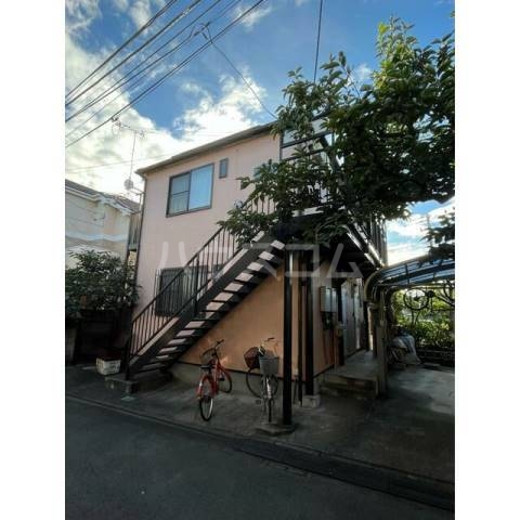 18/27 エントランス