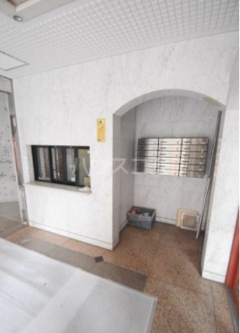 18/28 エントランス