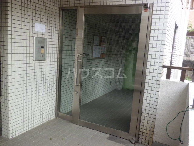 25/30 エントランス