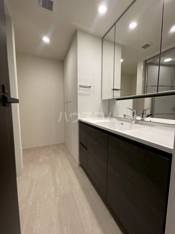 18/23 バルコニー