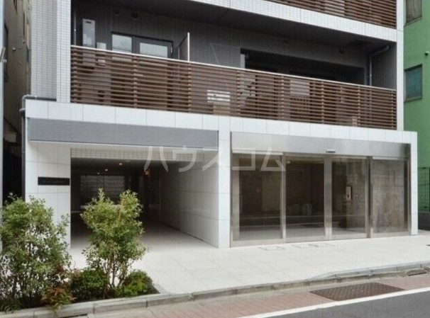 21/23 エントランス