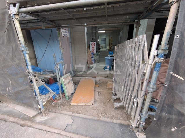 26/30 エントランス