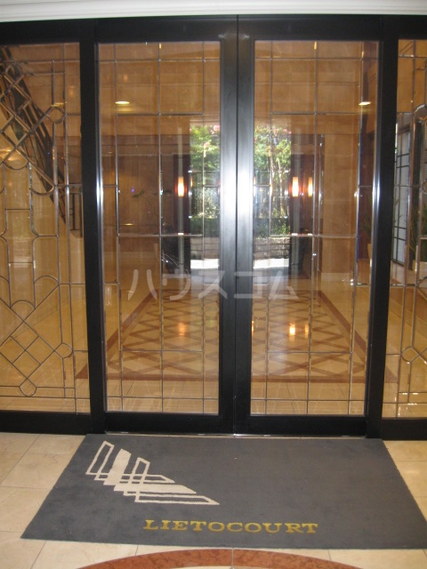 15/19 エントランス