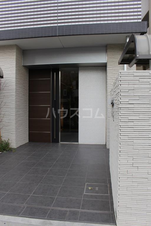 18/26 エントランス