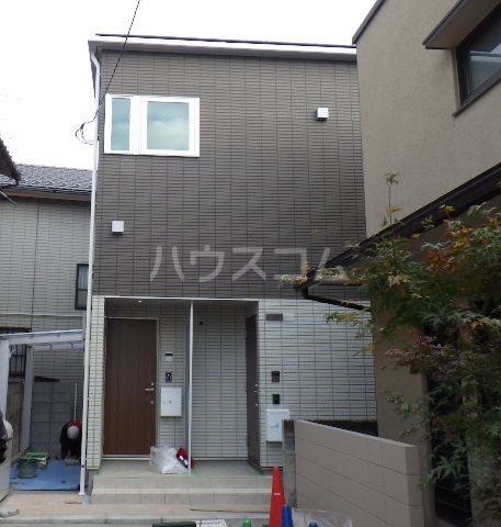 14/22 エントランス