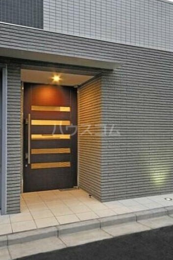 20/30 エントランス