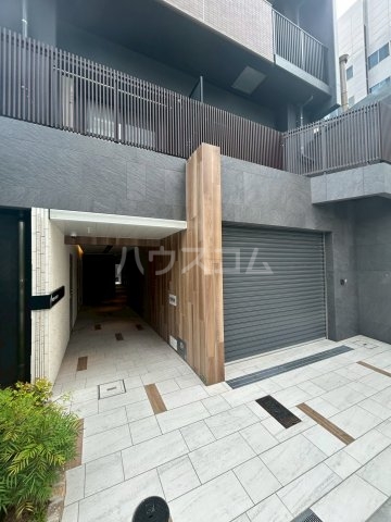 21/30 エントランス