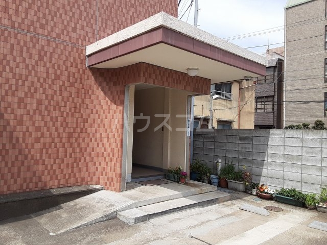 2/5 エントランス