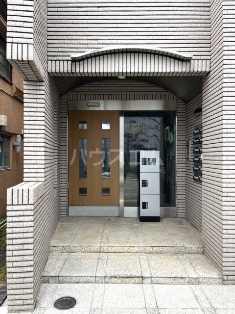 20/30 エントランス