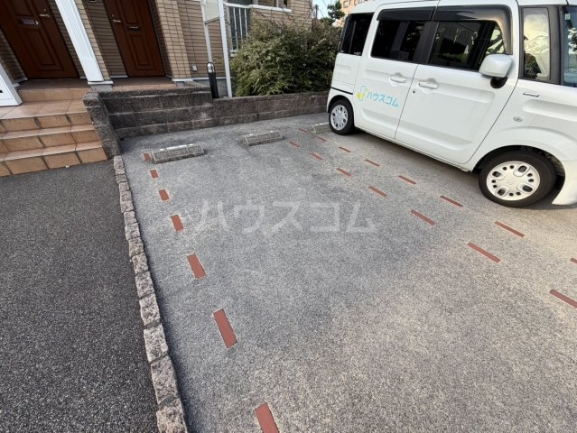 22/28 駐車場