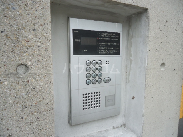 17/27 エントランス