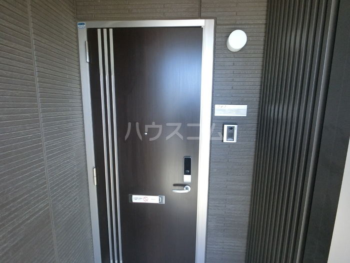 13/30 玄関