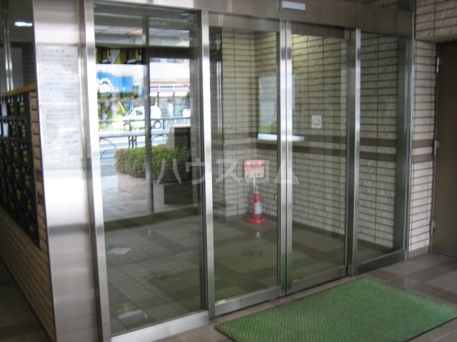 2/2 エントランス