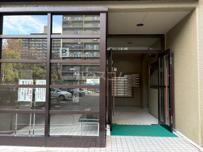 25/30 エントランス