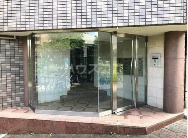 20/26 エントランス