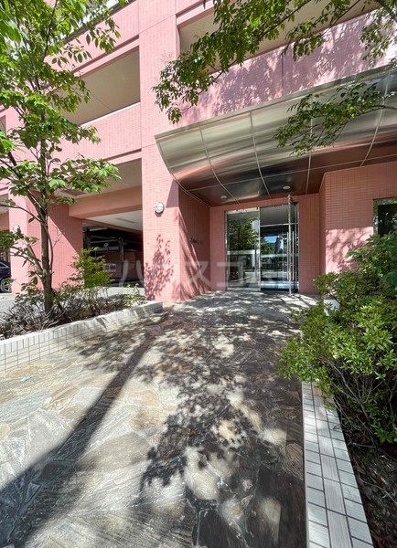 2/5 エントランス