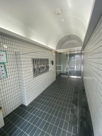 20/27 エントランス