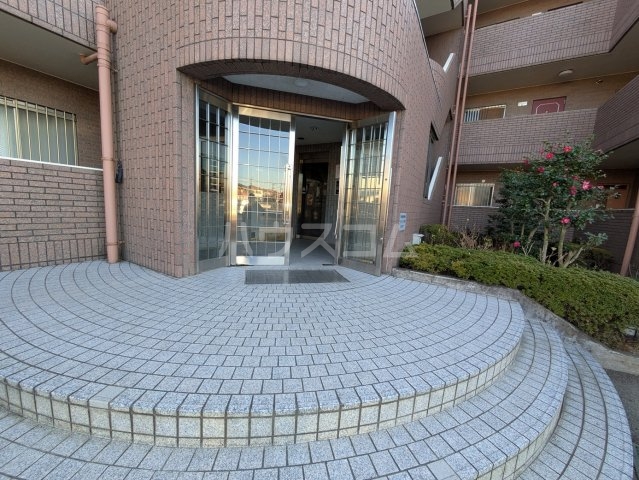 26/30 エントランス