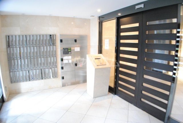 19/29 エントランス