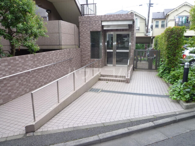 15/29 エントランス