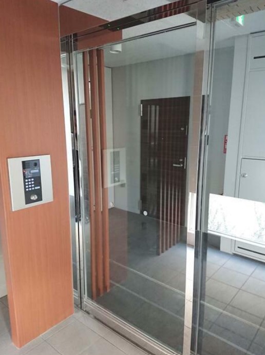 13/13 エントランス