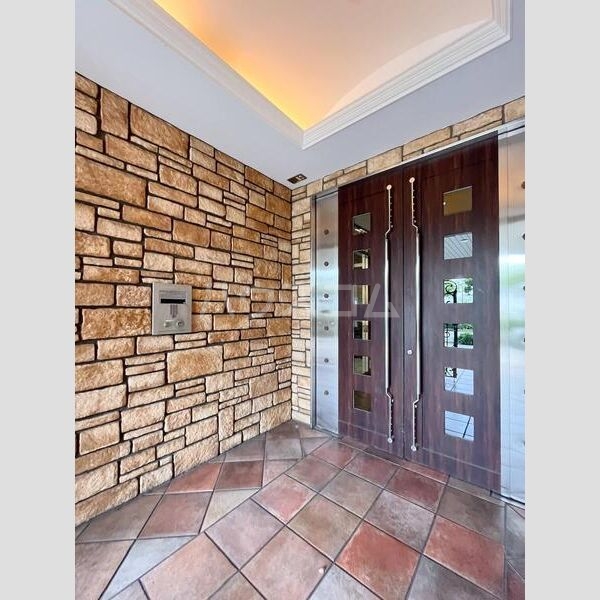 20/30 エントランス