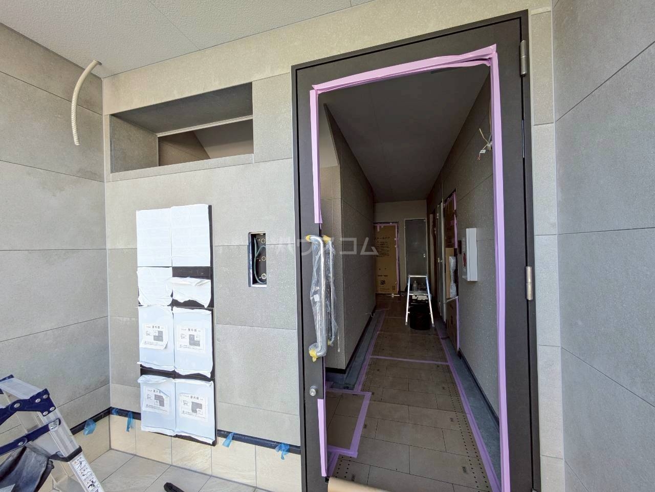 14/23 エントランス