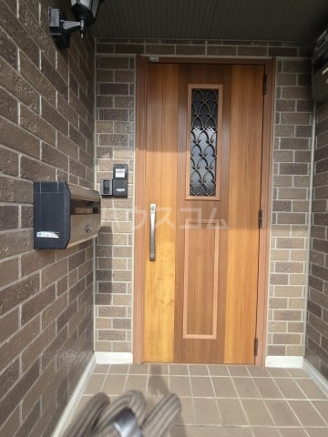 27/27 エントランス