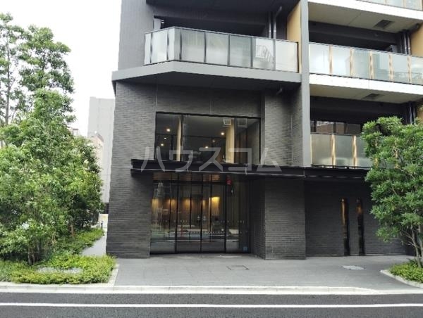 26/30 エントランス