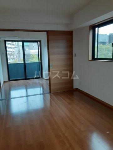 20/27 バルコニー