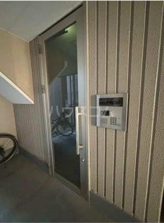 22/30 エントランス