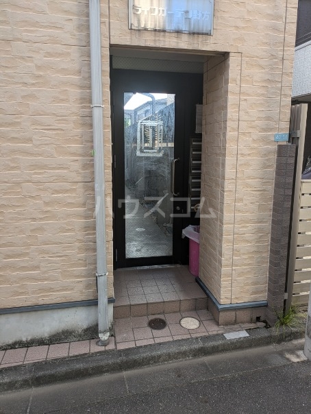 14/17 エントランス