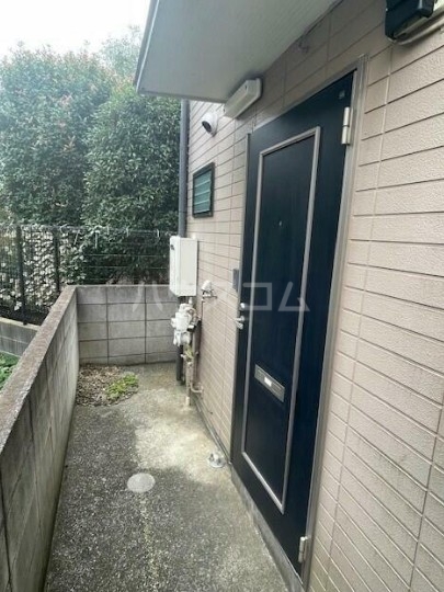 13/14 エントランス