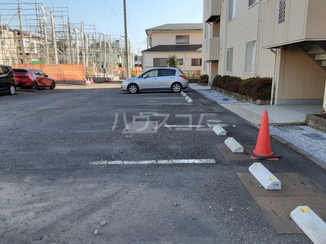28/30 駐車場