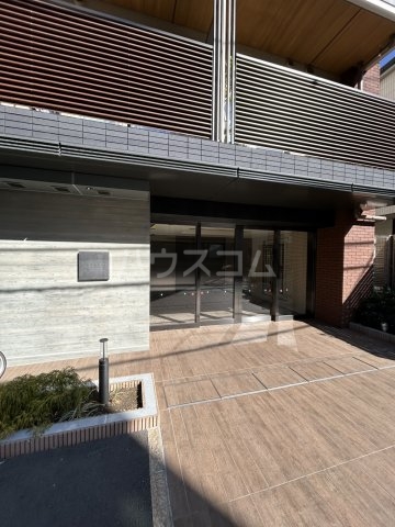 23/30 エントランス