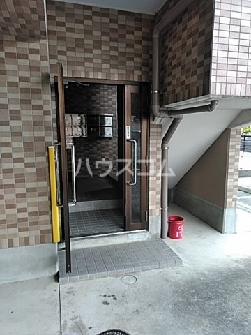 28/30 エントランス