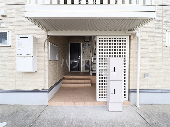 16/27 エントランス