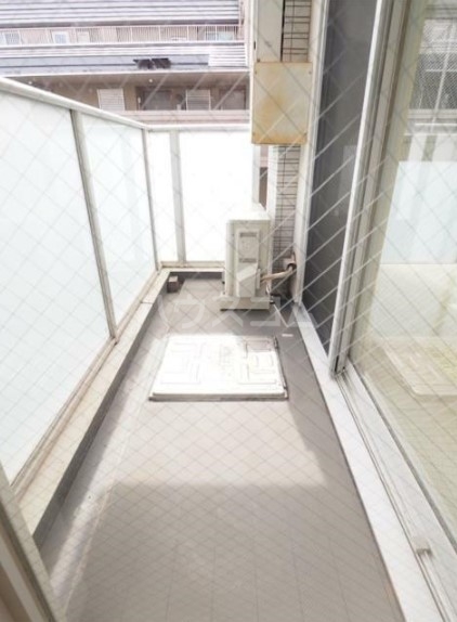 13/23 バルコニー