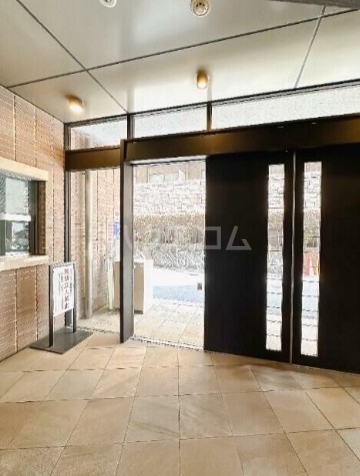 15/16 エントランス