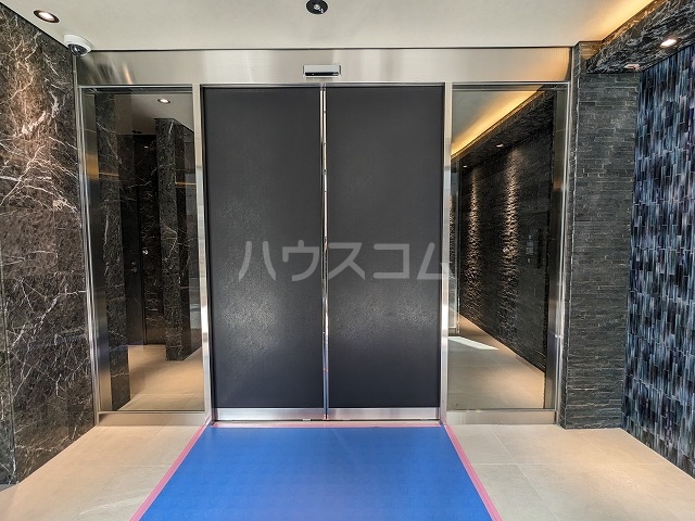 21/29 エントランス