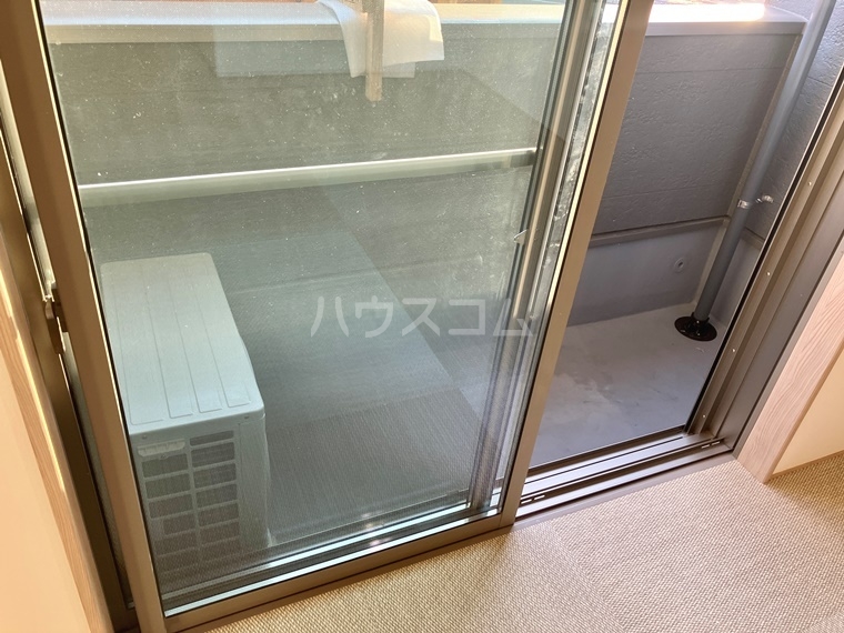 13/18 バルコニー