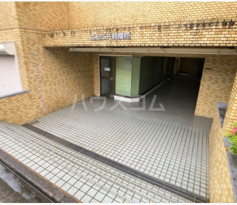 16/25 エントランス