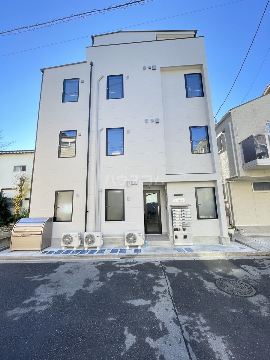 19/26 エントランス