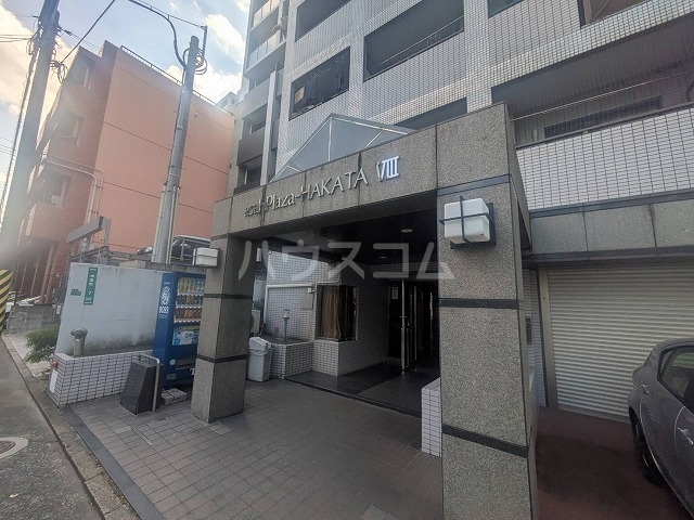 20/21 エントランス