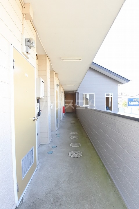 13/16 エントランス