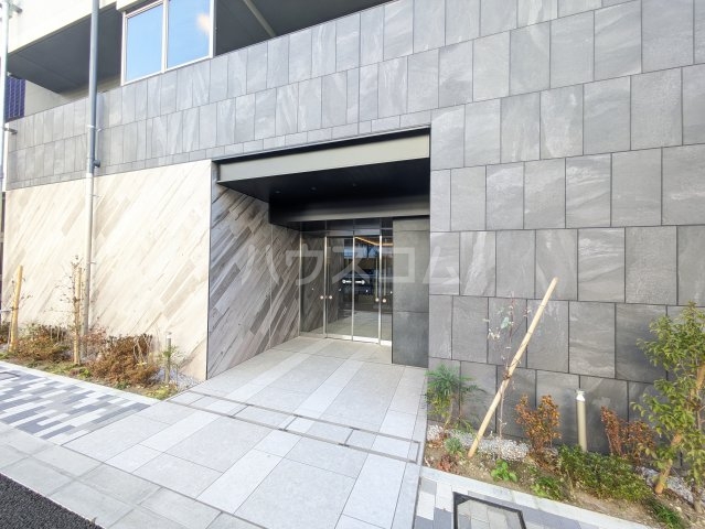 26/30 エントランス