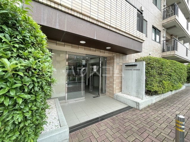 21/28 エントランス