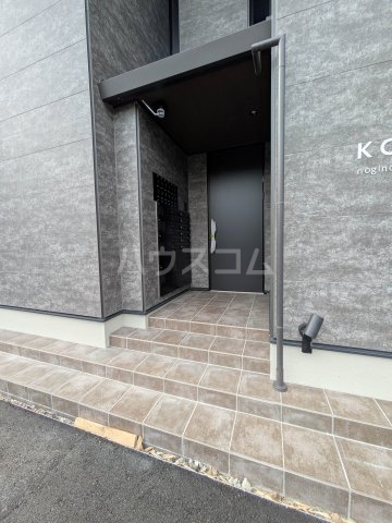 26/30 エントランス