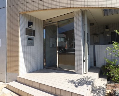 20/30 エントランス