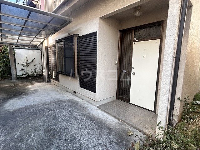 24/29 エントランス